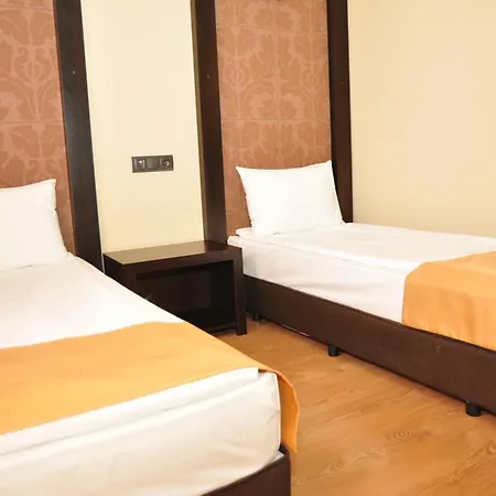 ホテル Luxor 3*