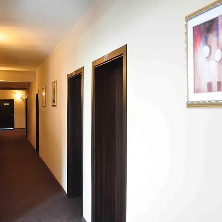 ホテル Luxor 3*